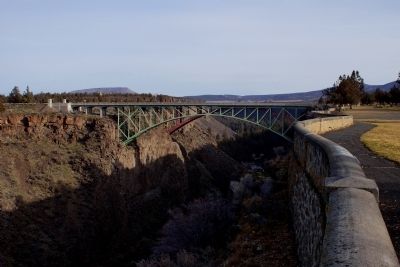The 1926 and 2000 Crooked River Bridges from the Peter Skene Ogden Overlook image. Click for full size.