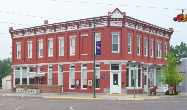 The Farmers State Bank Building and Marker image. Click for full size.