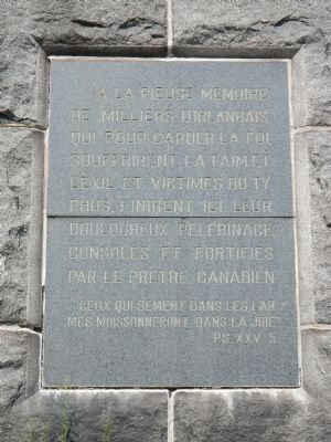Memorial Tablet on the The Celtic Cross (French) image. Click for full size.