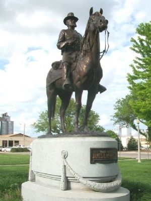 Major General James B. McPherson Monument image. Click for full size.