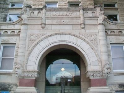 Riley County Courthouse Entrance image. Click for full size.