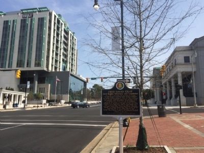 Fred David Gray Marker (Looking towards Capitol) image. Click for full size.