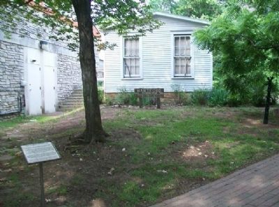 The Hartford House and Marker image. Click for full size.
