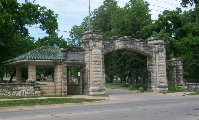 Civil War Memorial Entrance to Sunset Cemetery. Click for full size. Civil War Memorial Entrance to Sunset Cemetery image. Click for full size.
