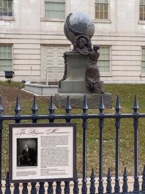 The Daguerre Monument Marker. Click for full size. The Daguerre Monument Marker image. Click for full size.