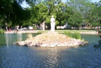 1893 Chicago World's Fair Statue. Click for full size. 1893 Chicago World's Fair Statue image. Click for full size.