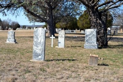 Headstones in Ross Cemetery image. Click for full size.