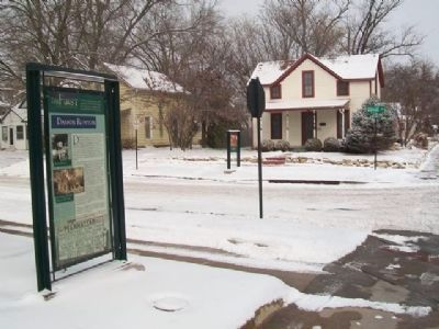 Damon Runyon House and Marker image. Click for full size.