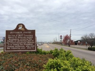 Jefferson Parish Marker looking south on Belle Chasse Highway. image. Click for full size.