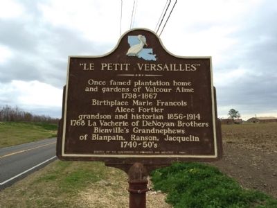 "Le Petit Versailles" Marker. Click for full size. "Le Petit Versailles" Marker image. Click for full size.