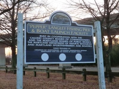 Sign at the entrance to the fishing pier and boat launch image. Click for full size.