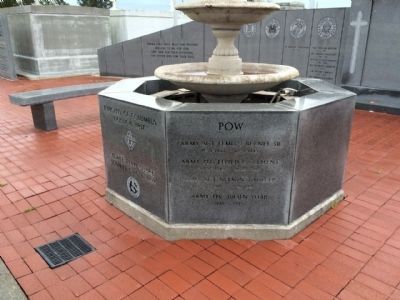 Hero's Tomb POW monument image. Click for full size.