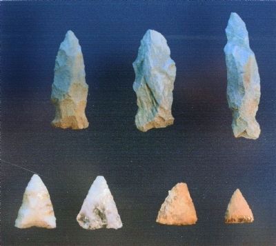 Spear points (top row) <br>and arrow heads (bottom row) image. Click for full size.