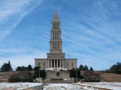 Distant shot of the George Washington Masonic National Memorial image. Click for full size.