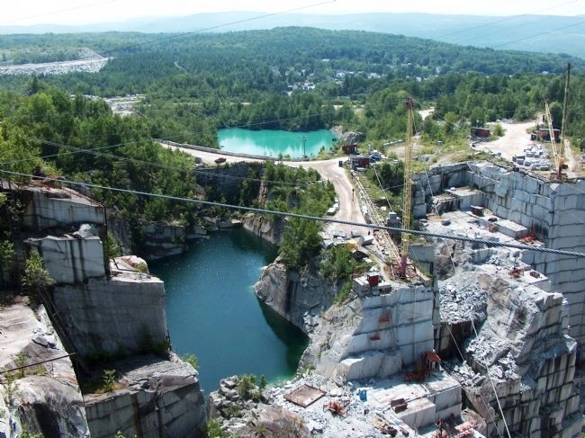 Upper E. L. Smith Quarry (<i>wide view</i>) image. Click for full size.