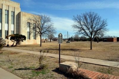 Markers on Knox County Courthouse Grounds. Click for full size. Markers on Knox County Courthouse Grounds image. Click for full size.