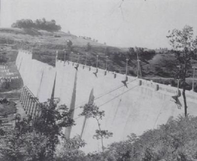 Tygart River Federal Dam image. Click for full size.