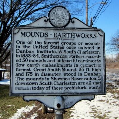Mounds-Earthworks Marker image. Click for full size.