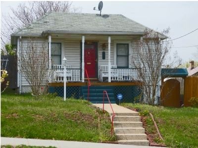 928 48th Street. Click for full size. 928 48th Street image. Click for full size.