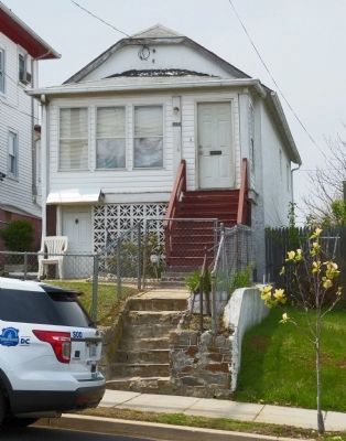 926 48th Street. Click for full size. 926 48th Street image. Click for full size.