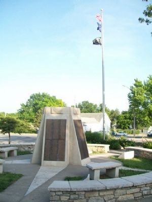 Pottawatomie County Veterans Memorial and Courthouse Flagpole image. Click for full size.