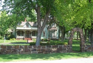 Hans Hanson House image. Click for full size.