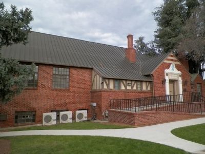 Veteran's Memorial Hall image. Click for full size.