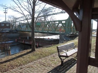 Canal and Lift Bridge image. Click for full size.