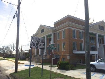Tabernacle Baptist Church showing both entrances. image. Click for full size.