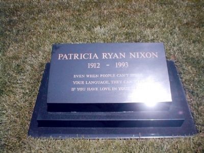 Grave Headstone of Patricia Ryan Nixon image. Click for full size.