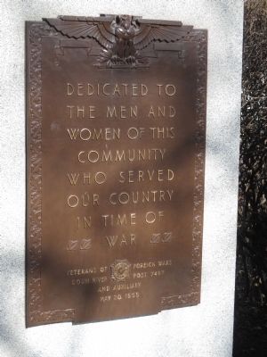 Lewiston Veterans Memorial image. Click for full size.