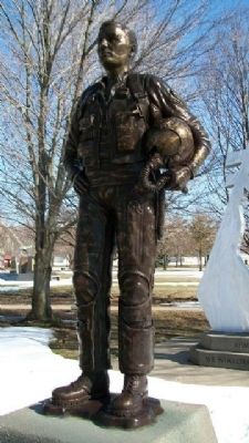 Red River Valley Fighter Pilots Association Vietnam Memorial Statue image. Click for full size.
