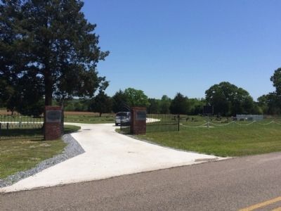 Old Kingston Historical Cemetery entrance image. Click for full size.