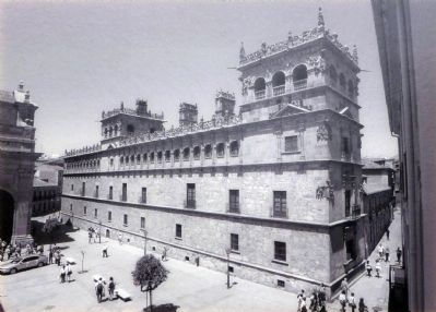 The Palacio de Monterrey image. Click for full size.