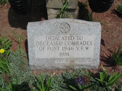 Stone in front of the Howitzer image. Click for full size.