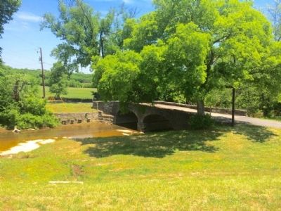 Old Stone Bridge over Mansker Creek image. Click for full size.