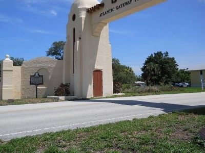 The Stuart Welcome Arch Marker image. Click for full size.