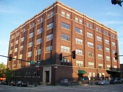Skinner Macaroni Building and Marker image. Click for full size.