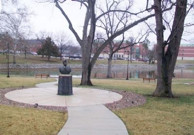 General Colin L. Powell Monument image. Click for full size.