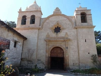 San Carlos Borromeo de Carmelo Mission image. Click for full size.