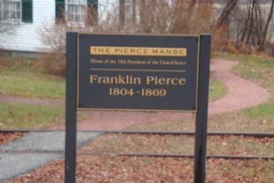 The Pierce Manse Marker image. Click for full size.