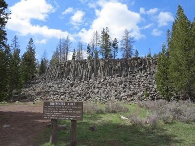 Sheepeater Cliff image. Click for full size.