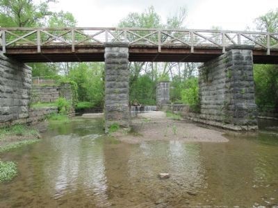 New Towpath Bridge & Aqueduct Remains image. Click for full size.