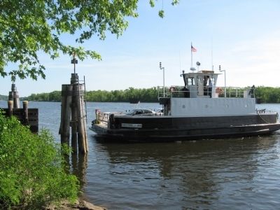 The ferry Selden III approaches the Hadlyme dock. image. Click for full size.