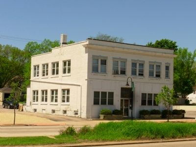 Bank Building image. Click for full size.