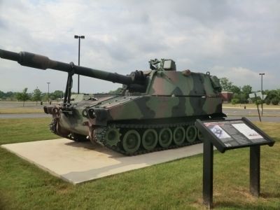 M109A6 155mm SP Medium Howitzer. Click for full size. M109A6 155mm SP Medium Howitzer image. Click for full size.