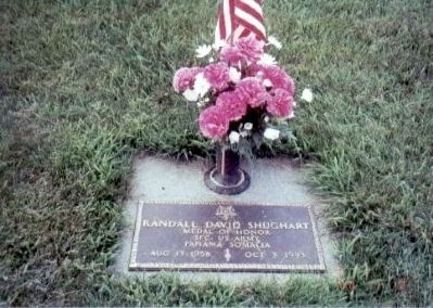 Sergeant First Class Randall D. Shughart Grave Marker image. Click for full size.