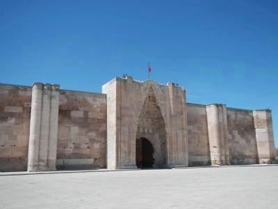 Front wall of the Sultanhanı Caravanserai image. Click for full size.