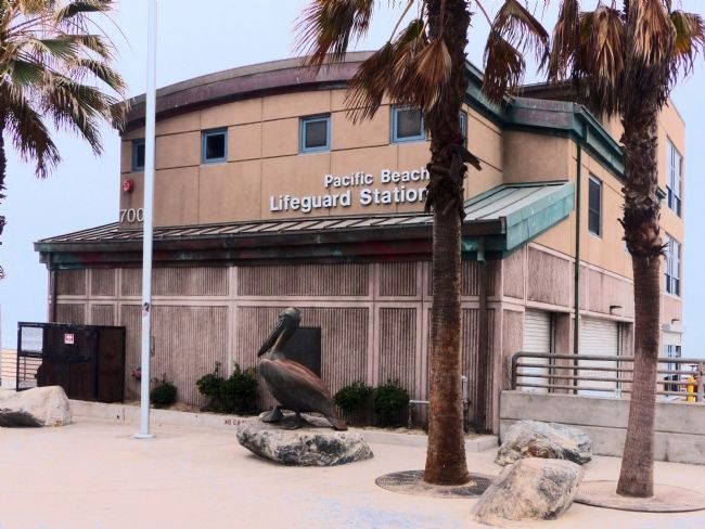 Pacific Beach Life Guard Station image. Click for full size.