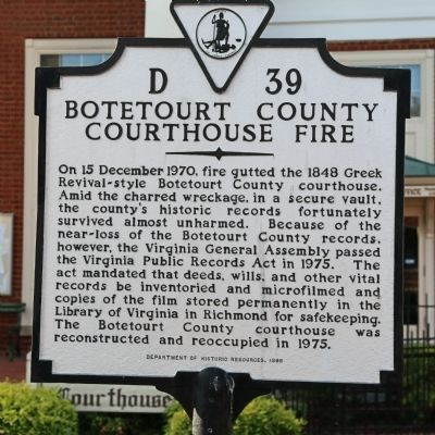 Botetourt County Courthouse Fire Marker image. Click for full size.